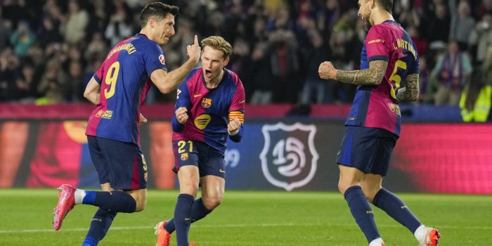 alt El Barcelona con el brasileño Raphinha doblega al Rayo y es líder