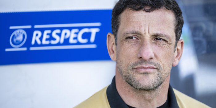 El brasileño Juliano Belletti, durante la semifinal que los juveniles del Barcelona disputaron ante el AZ Alkmaar neerlandés, en la Liga de Campeones de la categoría, el pasado 25 de abril.EFE/EPA/JEAN-CHRISTOPHE BOTT