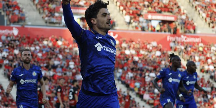 El centrocampista uruguayo del Getafe Mauro Arambarri (c) celebra tras marcar el 0-1 contra el Mallorca. EFE/ Cati Cladera