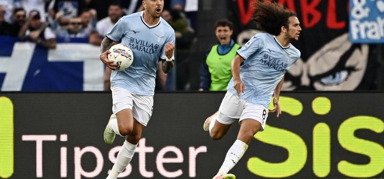Matías Vecino celebra el 1-1 ante el Juventus. EFE/EPA/RICCARDO ANTIMIANI