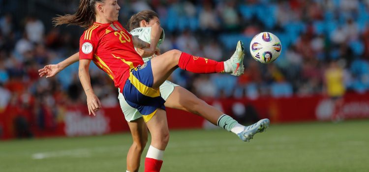 La delantera de la selección femenina de fútbol española Claudia Pina, en un partido de 2025. EFE/ Lavandeira Jr Pina Andreia
