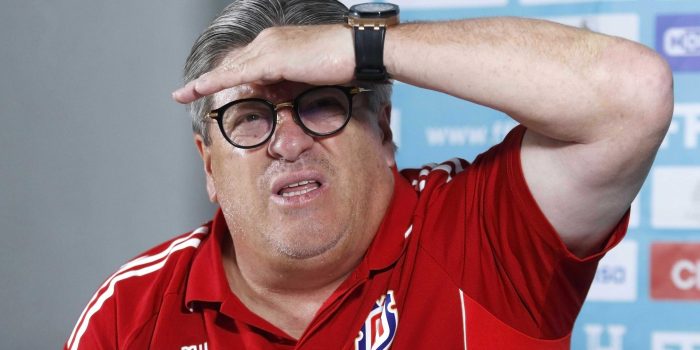 El mexicano Miguel Herrera dejó de ser el seleccionador de Costa Rica. EFE/José Valle