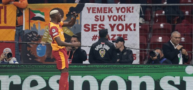 alt El Galatasaray con el colombiano Sanchez y el uruguayo Torreria sigue a paso firme