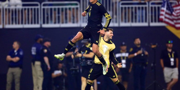 alt El Fenerbahçe turco ficha al pivote mexicano Edson Álvarez