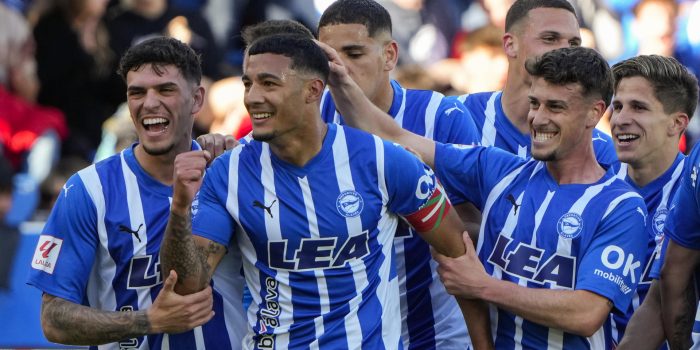 alt 2-0. El Alavés aprovecha la resaca europea del Atlético