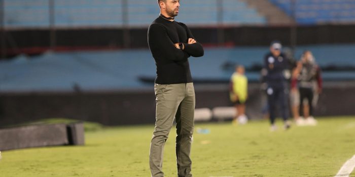 El entrenador de Danubio, Néstor Estaban Conde, en una fotografía de archivo. EFE/Gastón Britos