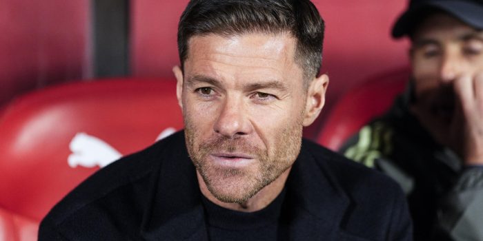 El entrenador del Real Madrid, Xabi Alonso, durante el correspondiente a la jornada 14 de Laliga EA Sports entre Girona y Real Madrid celebrado en el estadio Montilivi de Girona. EFE/ Siu Wu