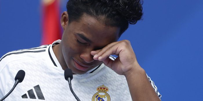 alt Endrick, entre lágrimas: "Jugar en el Real Madrid era mi sueño y hoy se ha hecho realidad"
