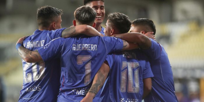 Jugadores de U. de Chile celebran un gol en un partido de la Copa Sudamericana. EFE/ Hernán Contreras