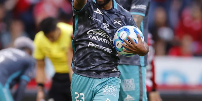 Jordan Steeven Sierra de Mazatlán reacciona durante un partido. Imagen de archivo. EFE/ Francisco Guasco