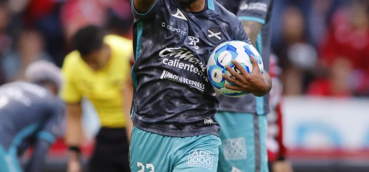 Jordan Steeven Sierra de Mazatlán reacciona durante un partido. Imagen de archivo. EFE/ Francisco Guasco
