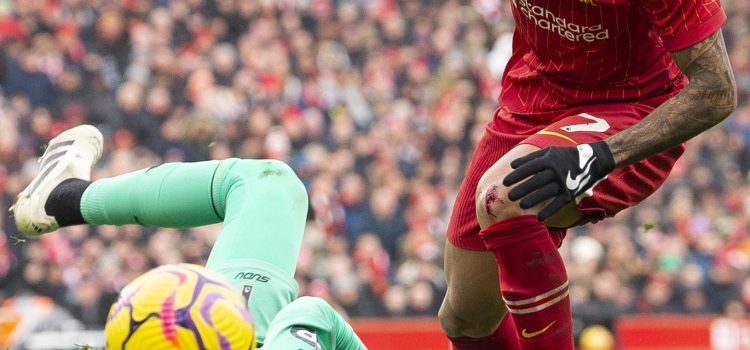 El colombiano del Liverpool Luis Diaz durante el partido de la Premier League que han jugado Liverpool FC y Wolverhampton Wanderers, en Liverpool, (Reino Unido. EFE/EPA/PETER POWELL