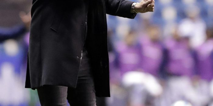 El exentrenador del Cruz Azul, Nicolás Larcamón. EFE/Hilda Ríos