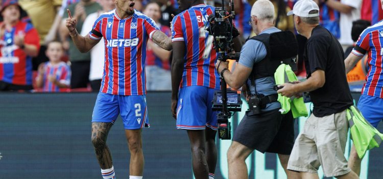 alt El Palace de los colombianos Lerma y Muñoz, elimina al Liverpool