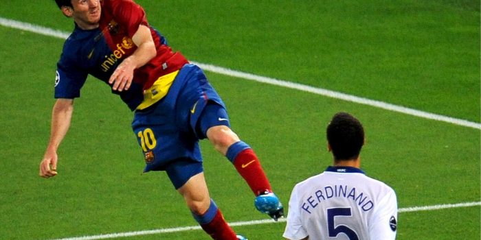 Fotografía de archivo del 27/05/09 del jugador argentino del FC Barcelona Lionel Messi al anotar el 2-0 frente al Manchester United. EFE/ROBERTO TEDESCHI