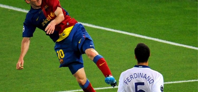 Fotografía de archivo del 27/05/09 del jugador argentino del FC Barcelona Lionel Messi al anotar el 2-0 frente al Manchester United. EFE/ROBERTO TEDESCHI