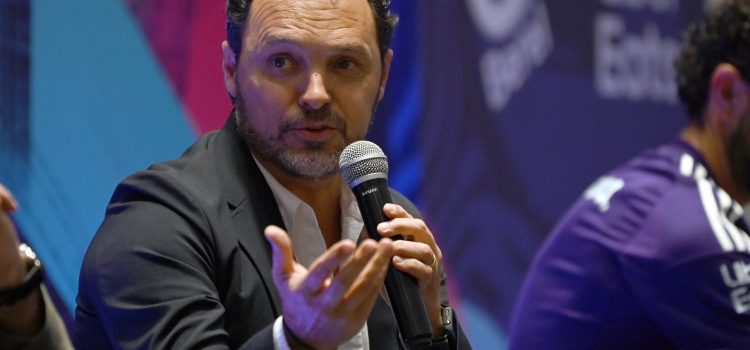 El Host City Mánager, Alejandro Hütt habla durante una rueda de prensa en la presentación del partido entre las leyendas de la FIFA y las leyendas de México en Monterrey (México). Imagen de archivo. EFE/ Miguel Sierra