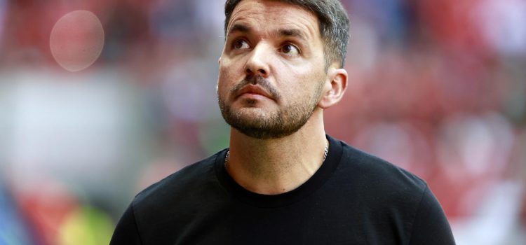 Fotografía de archivo donde aparece el entrenador Nicolás Larcamón. EFE/ Alex Cruz