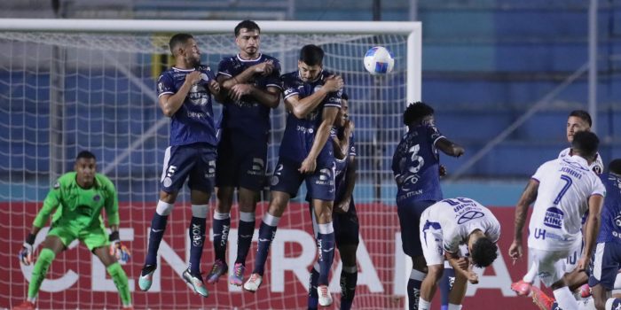 alt Olimpia con doblete hondureño, golpea como visitante a Cartaginés