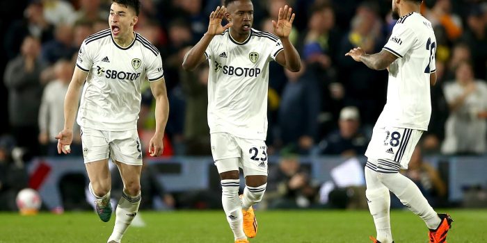 El colombiano Luis Sinisterra, (c), futbolista del Leeds UnitedEFE/EPA/ADAM VAUGHAN