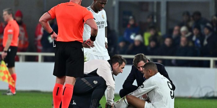 ALT Mbappé sufre una lesión en el muslo y es duda para la Intercontinental