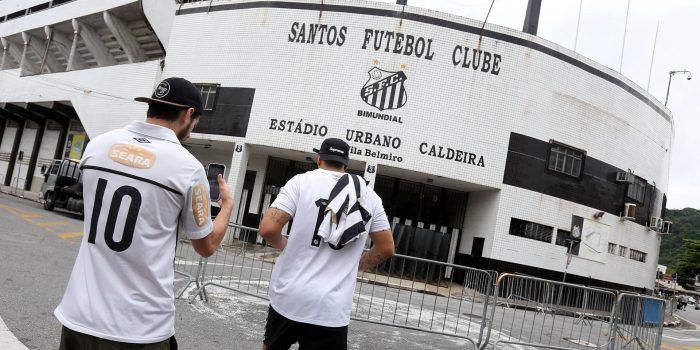 alt El astro brasileño Neymar listo para firmar por Santos