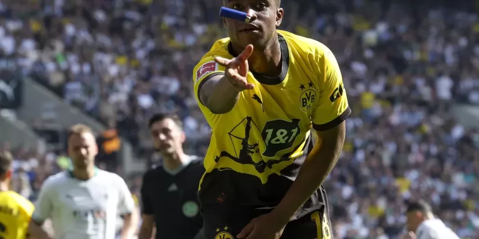 alt 1-2. Sabitzer da la victoria al Dortmund, que pierde a Haller