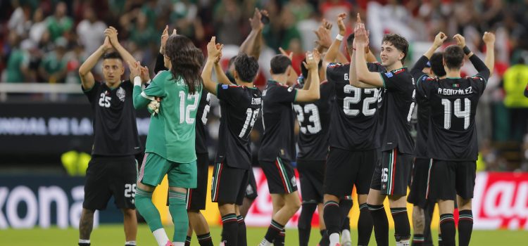Los jugadores mexicanos celebran al final del partido del Grupo A en la Copa Mundial de la FIFA 2026 entre México y Corea del Sur en el Estadio Akron en Guadalajara, México. EFE/ Francisco Guasco