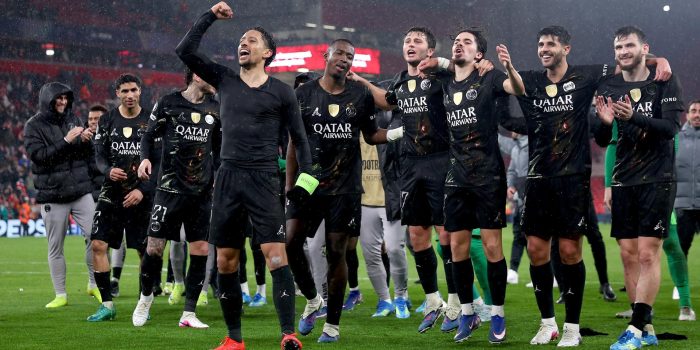Marquinhos, al frente, junto a sus compañeros tras una victoria en esta edición de la Liga de Campeones. EFE/EPA/ADAM VAUGHAN
