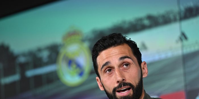 El entrenador del Real Madrid, Álvaro Arbeloa, durant la rueda de prensa este sábado, en la Ciudad Deportiva de Valdebebas. EFE/ Fernando Villar