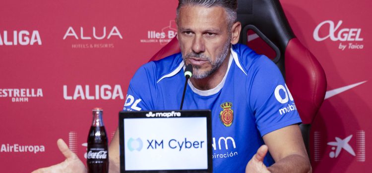 El técnico argentino del Real Mallorca, Martín Demichelis, en la rueda de prensa previa al partido Mallorca-Valencia. EFE/Cati Cladera