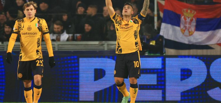 Lautaro Martínez celebra el 0-1 del INter en Praga aqnte el Sparta. EFE/EPA/MARTIN DIVISEK