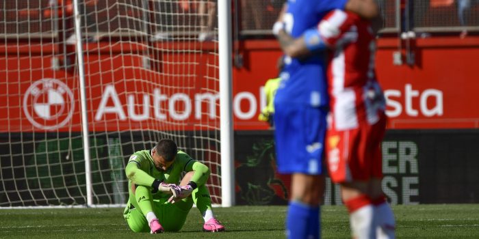 ALT El Almería se despide del hondureño Lozano Primera