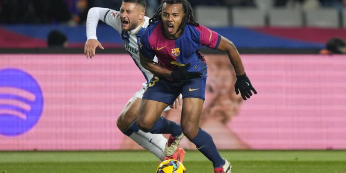 alt Los jugadores con más minutos en 2024: Koundé en la cima seguido por Jhon Arias y Valverde