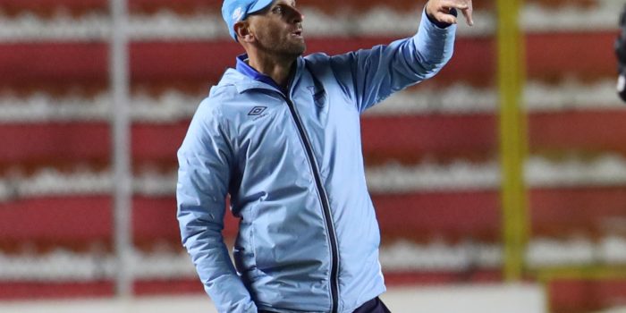 - El entrenador del Emelec Miguel Rondelli , en una imagen de archivo. EFE/Martín Alipaz