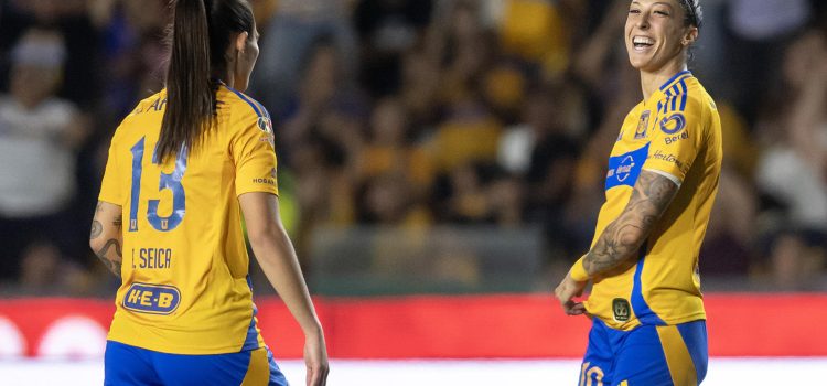 ALT El Tigres de la española Jenni Hermoso recibe al Thorns, en las semifinales de la Concacaf