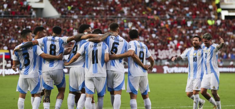 alt Argentina ensaya con Paredes en el once inicial para enfrentar a Paraguay