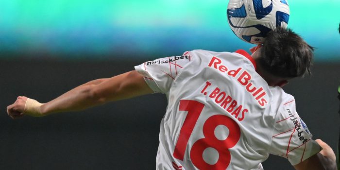 ALT 2-1. Bragantino vence con doblete de Borbas e iguala a Racing en la punta del grupo H de la Sudamericana