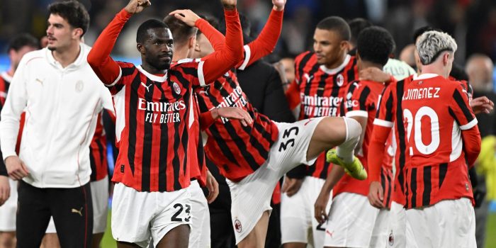 Los jugadores del Milan celebran su victoria en la Supercopa de Italia ante el Inter de Milán. EPA/STRINGER