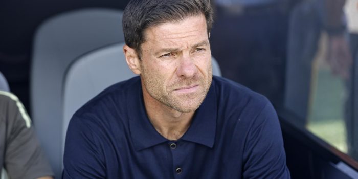 El entrenador del Real Madrid Xabi Alonso en el banquillo antes del partido de la Copa Mundial de Clubes de la FIFA 2025 entre el París Saint-Germain y el Real Madrid en East Rutherford, Nueva Jersey, EE. UU. EFE/EPA/CJ GUNTHER
//////////
EAST RUTHERFORD (United States), 09/07/2025.- Head coach Xabi Alonso of Real Madrid sits on the bench ahead of the FIFA Club World Cup 2025 match between Paris Saint-German and Real Madrid in East Rutherford, New Jersey, USA, 09 July 2025. (Mundial de Fútbol) EFE/EPA/CJ GUNTHER