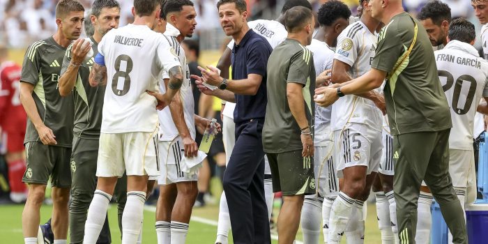 El Real Madrid de Xabi Alonso encara este sábado otro crucial desafío para su nuevo ensamblaje táctico frente al Borussia Dortmund en Nueva Jersey y con las semifinales del Mundial de Clubes en el horizonte. EFE/EPA/CRISTOBAL HERRERA-ULASHKEVICH