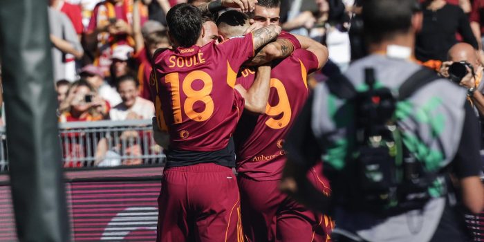 alt El español Mario Hermoso le aguanta el pulso al Nápoles