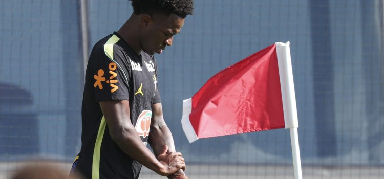 - Vinícius Júnior de Brasil participa en un entrenamiento, en el Columbia Park en Morristown, New Jersey (Estados Unidos). EFE/ Sebastiao Moreira