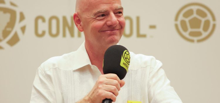 Fotografía cedida por la Federación Colombiana de Fútbol del presidente de la FIFA, Gianni Infantino, hablando durante la inauguración del Centro de Alojamiento para el Alto Rendimiento de la FCF el martes, en Barranquilla (Colombia). EFE/ FCF/ SOLO USO EDITORIAL/ NO VENTAS/ SOLO DISPONIBLE PARA ILUSTRAR LA NOTICIA QUE ACOMPAÑA (CRÉDITO OBLIGATORIO)