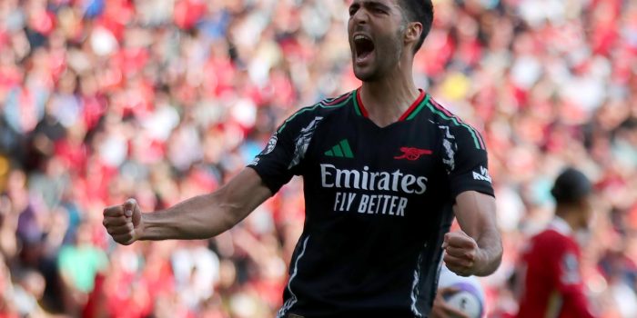 EL jugador del Arsenal Mikel Merino celebra un gol durante el partido de la Premier League que han jugado Liverpool FC y Arsenal FC, en Liverpool, Reino Unido. EFE/EPA/ASH ALLEN