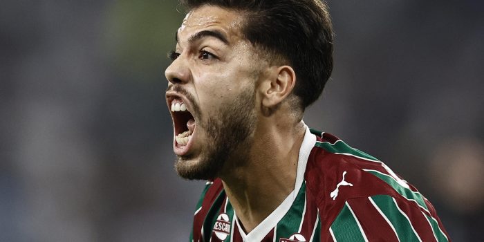 Nonato, de Fluminense, celebra un gol de su equipo este martes durante un partido de la Copa Libertadores ante Bolívar en el estadio Maracaná, en Río de Janeiro. EFE/ André Coelho