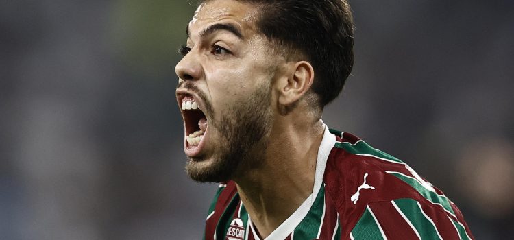 Nonato, de Fluminense, celebra un gol de su equipo este martes durante un partido de la Copa Libertadores ante Bolívar en el estadio Maracaná, en Río de Janeiro. EFE/ André Coelho