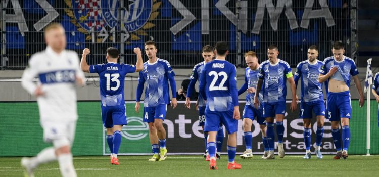 Los jugadores del Sigma Olomouc celebran el 1-2 ante el Lausana en la Liga Conferencia. EFE/EPA/LAURENT GILLIERON