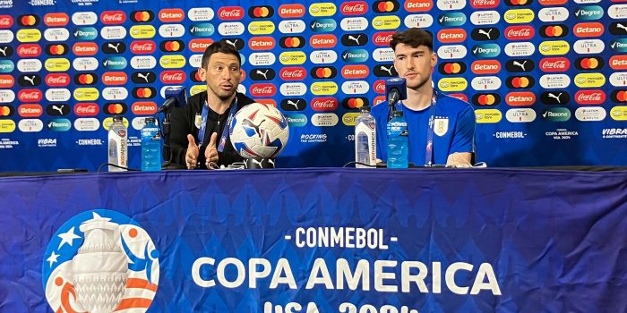 alt Diego Reyes, ayudante técnico de Uruguay: "Hay cero contacto posible" con Bielsa