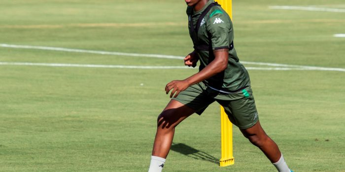 Foto de archivo del lateral izquierdo Junior Firpo durante un entrenamiento del Betis. EFE/ Raúl Caro